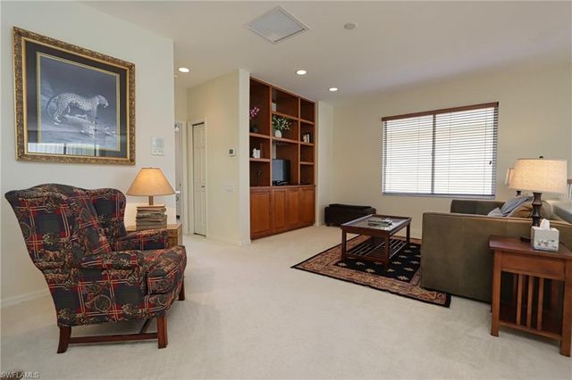 5901 Ashford LN, Naples, FL 34110