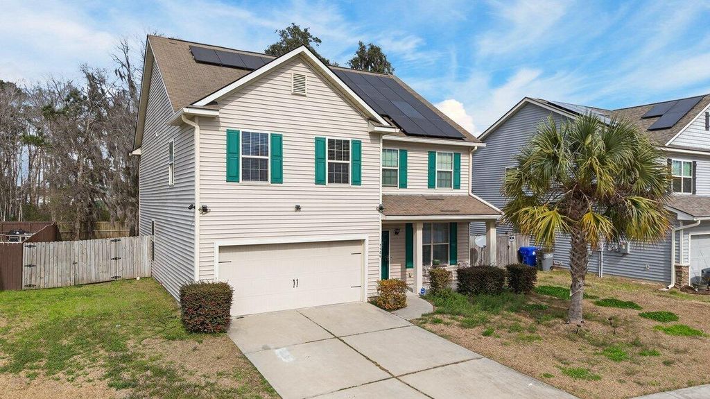 Image 2 of property listing at 7580 High Maple Circle, North Charleston, SC 29418