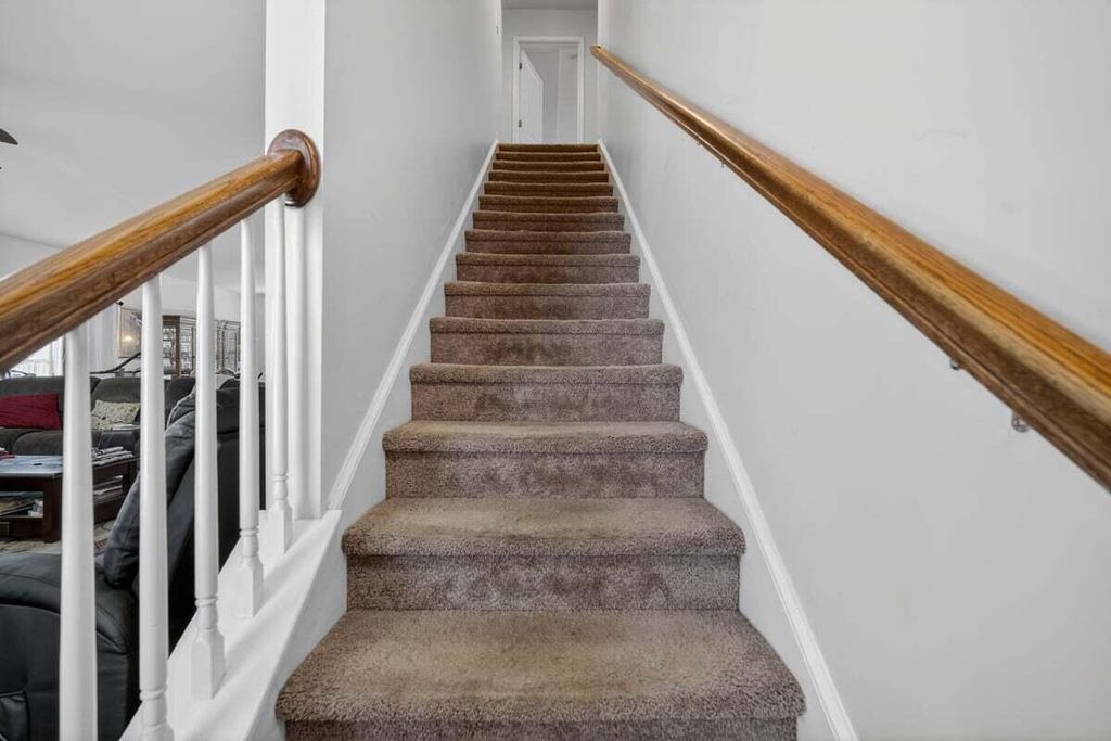 Image 21 of property listing at 7580 High Maple Circle, North Charleston, SC 29418