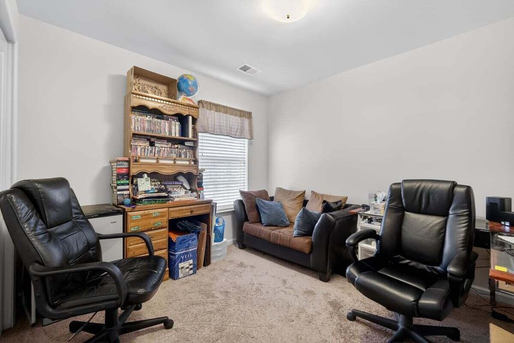 Image 26 of property listing at 7580 High Maple Circle, North Charleston, SC 29418