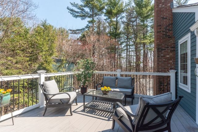 11 Patriot Dr, Northborough, MA 01532