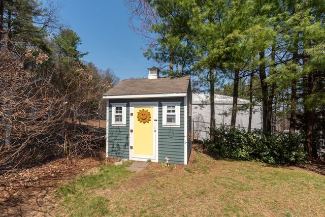 11 Patriot Dr, Northborough, MA 01532