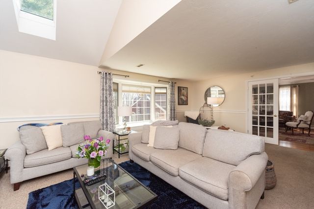 11 Patriot Dr, Northborough, MA 01532