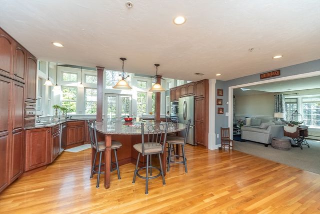 11 Patriot Dr, Northborough, MA 01532