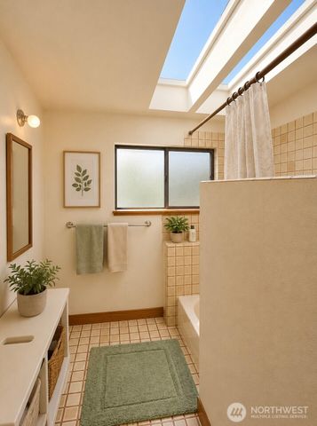 11545 N Park Avenue N, Seattle, WA 98133
