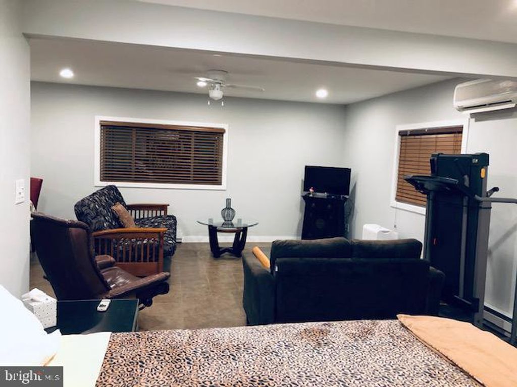 409 FEDERAL CITY RD, Pennington, NJ 08534