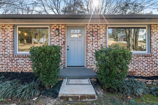 3811 Hillcrest SE Drive, Smyrna, GA 30080