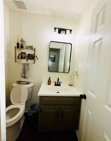 14305 Penrith LN, Newport News, VA 23602