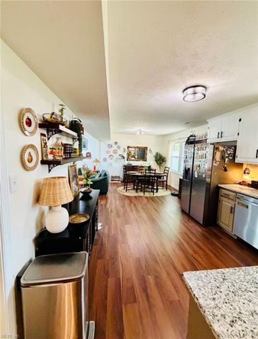 14305 Penrith LN, Newport News, VA 23602