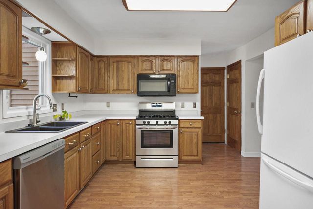 1460 Donald Drive, Sun Prairie, WI 53590