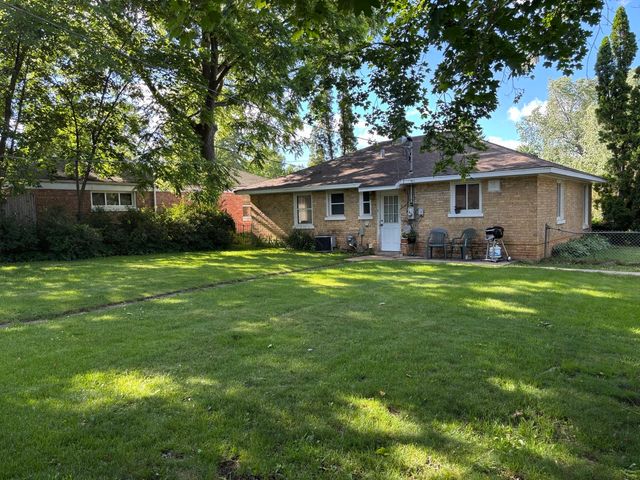 649 E Rockland Road, Libertyville, IL 60048