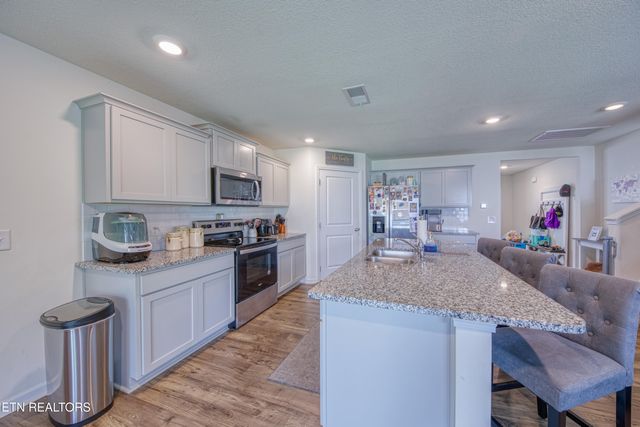 8036 Free Range Lane, Knoxville, TN 37938