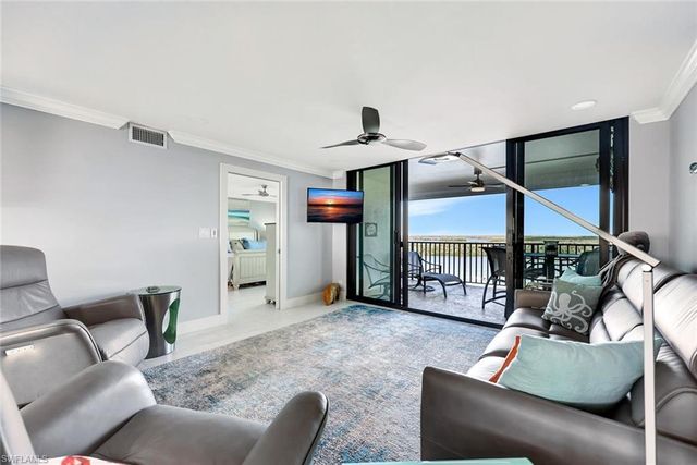 4253 Bay Beach LN # E7, Fort Myers Beach, FL 33931