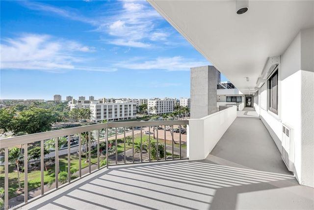 4253 Bay Beach LN # E7, Fort Myers Beach, FL 33931