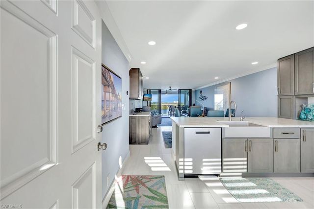 4253 Bay Beach LN # E7, Fort Myers Beach, FL 33931