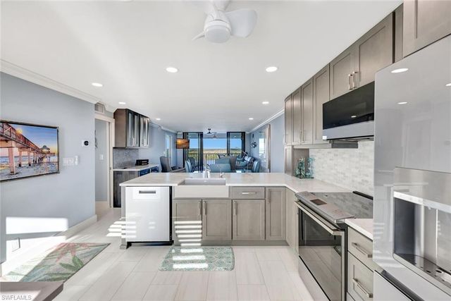 4253 Bay Beach LN # E7, Fort Myers Beach, FL 33931