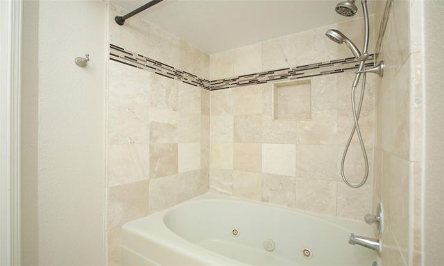 4900 Floyd Street 11, Houston, TX 77007