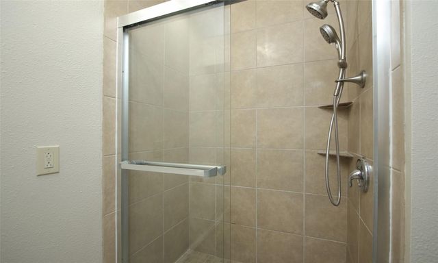 4900 Floyd Street 11, Houston, TX 77007