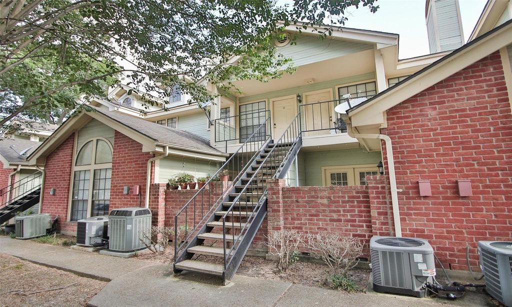 4900 Floyd Street 11, Houston, TX 77007