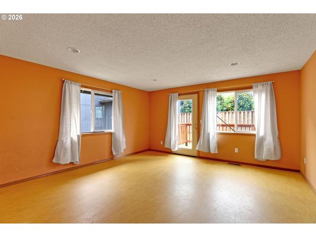 6929 Ne 15TH Ave, Portland, OR 97211