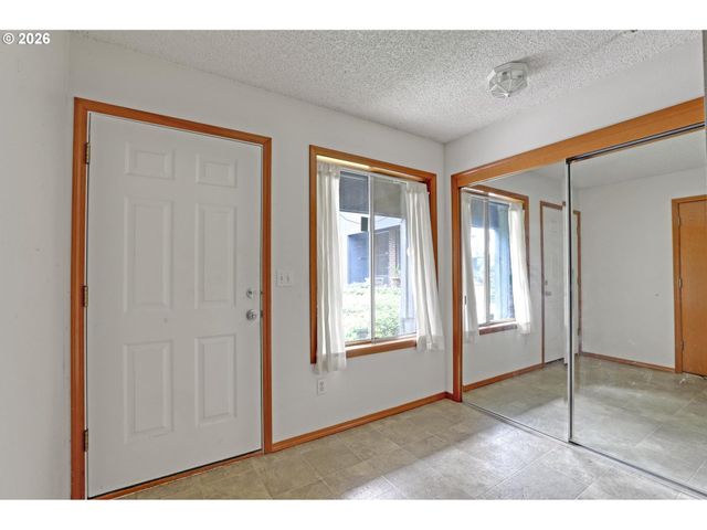 6929 Ne 15TH Ave, Portland, OR 97211