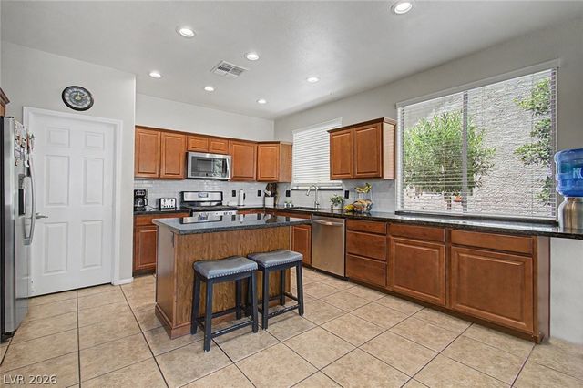 2424 Taragato Avenue, Henderson, NV 89052