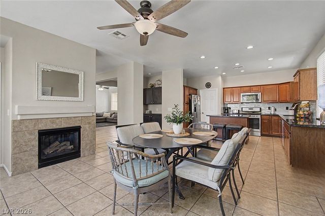 2424 Taragato Avenue, Henderson, NV 89052