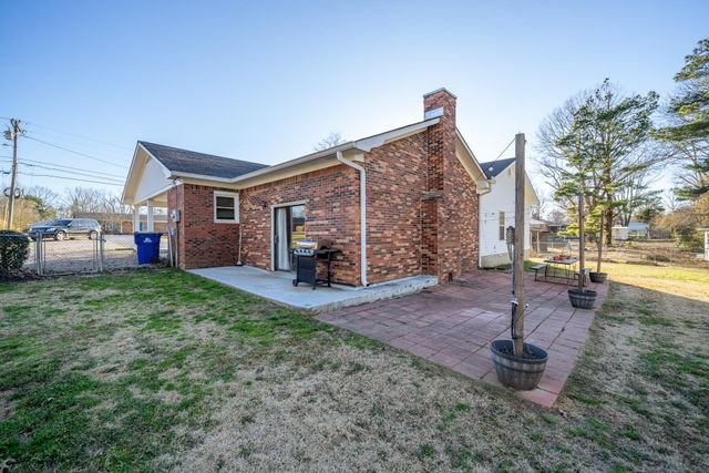 355 CENTRAL AVE, Savannah, TN 38372