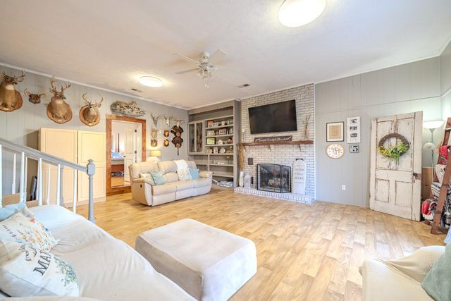 355 CENTRAL AVE, Savannah, TN 38372