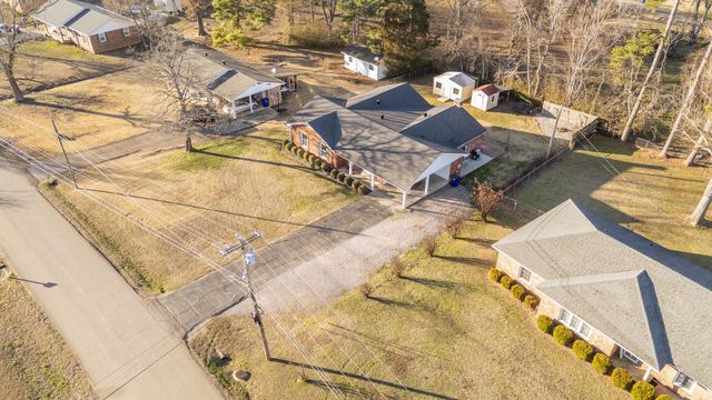 355 CENTRAL AVE, Savannah, TN 38372