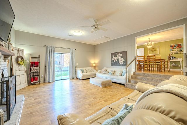 355 CENTRAL AVE, Savannah, TN 38372