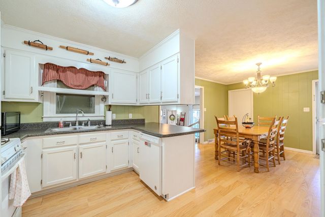 355 CENTRAL AVE, Savannah, TN 38372