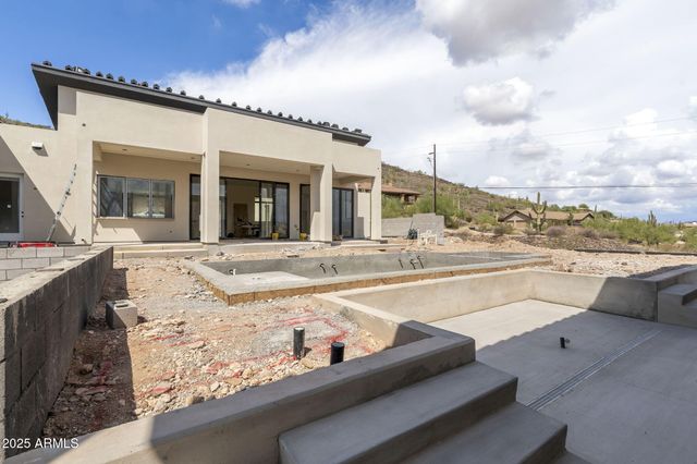 1730 W SENTINEL ROCK Road, Phoenix, AZ 85086