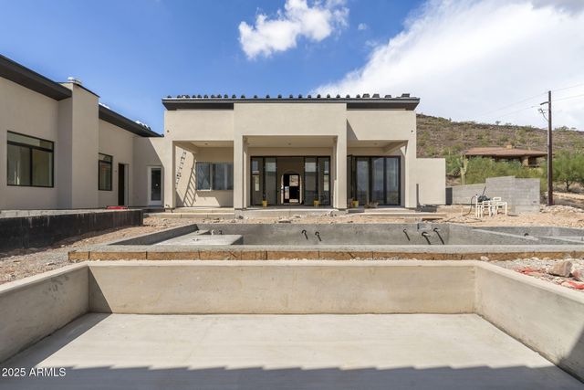 1730 W SENTINEL ROCK Road, Phoenix, AZ 85086