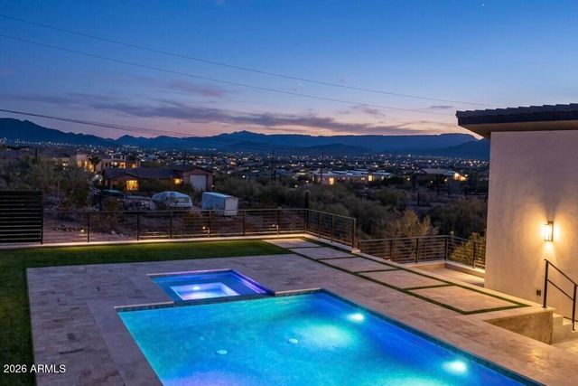 1730 W SENTINEL ROCK Road, Phoenix, AZ 85086