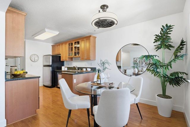 565 W Latimer Avenue, Campbell, CA 95008