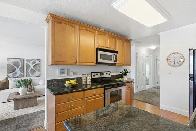 565 W Latimer Avenue, Campbell, CA 95008