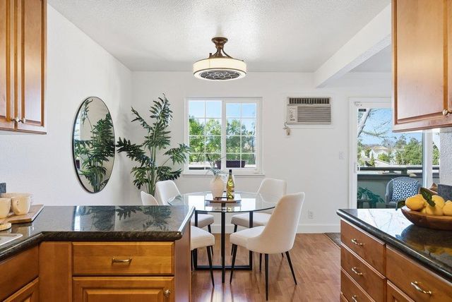 565 W Latimer Avenue, Campbell, CA 95008