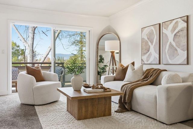 565 W Latimer Avenue, Campbell, CA 95008