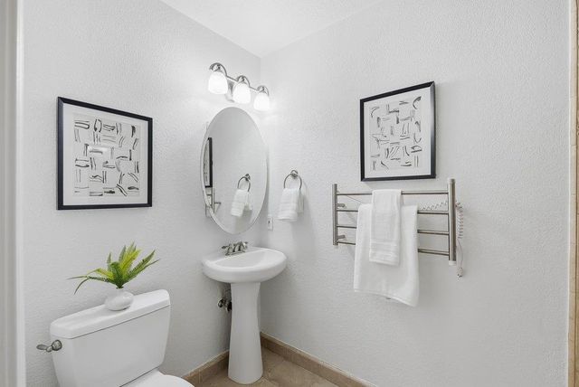 565 W Latimer Avenue, Campbell, CA 95008