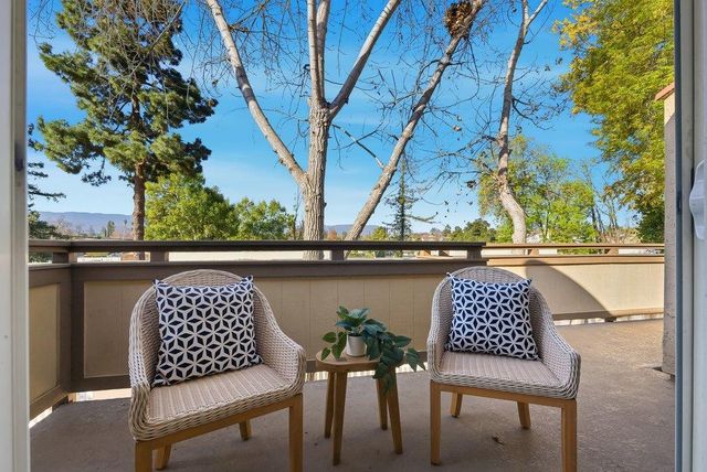 565 W Latimer Avenue, Campbell, CA 95008