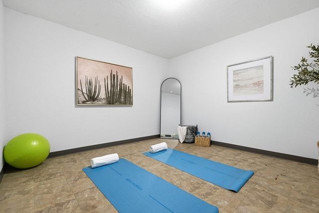 565 W Latimer Avenue, Campbell, CA 95008