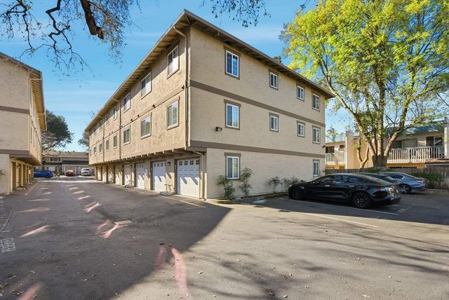 565 W Latimer Avenue, Campbell, CA 95008