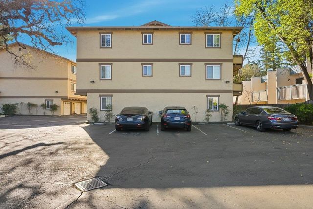 565 W Latimer Avenue, Campbell, CA 95008