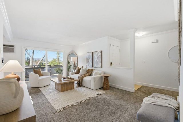 565 W Latimer Avenue, Campbell, CA 95008