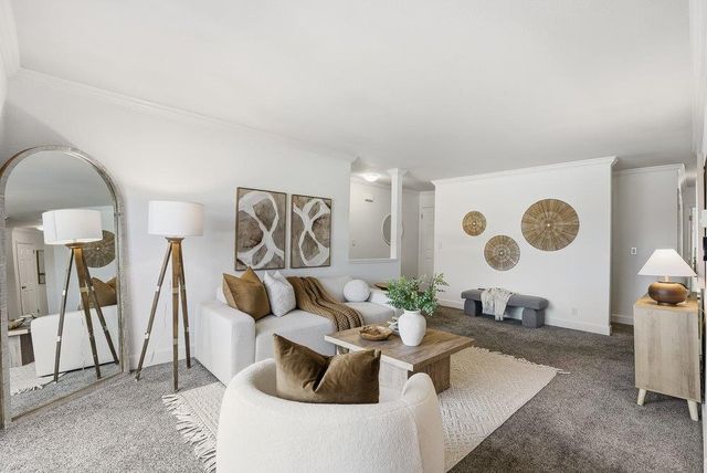 565 W Latimer Avenue, Campbell, CA 95008