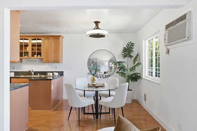 565 W Latimer Avenue, Campbell, CA 95008