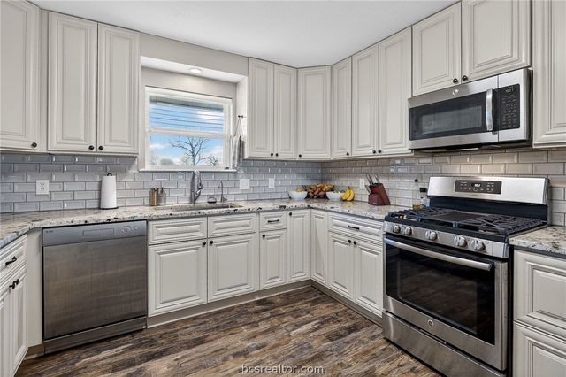 10054 Arnold Lane, Bryan, TX 77808