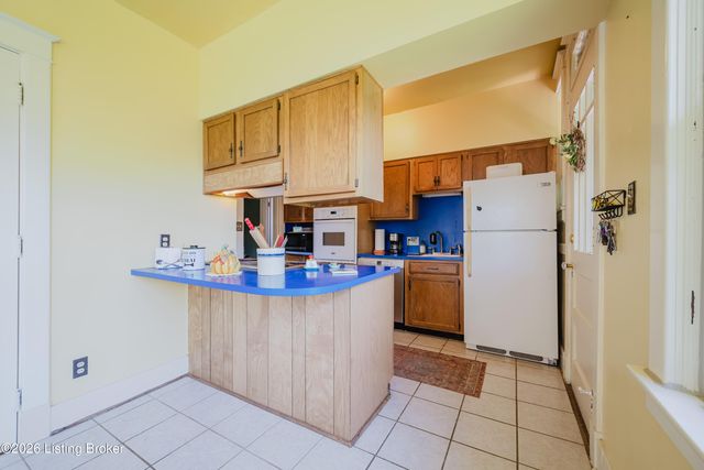 2232 Gladstone Ave, Louisville, KY 40205