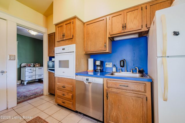 2232 Gladstone Ave, Louisville, KY 40205